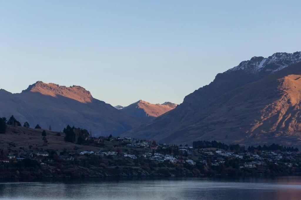 Remarkable Lakeview Two Bedroom Apartment Queenstown Eksteriør bilde